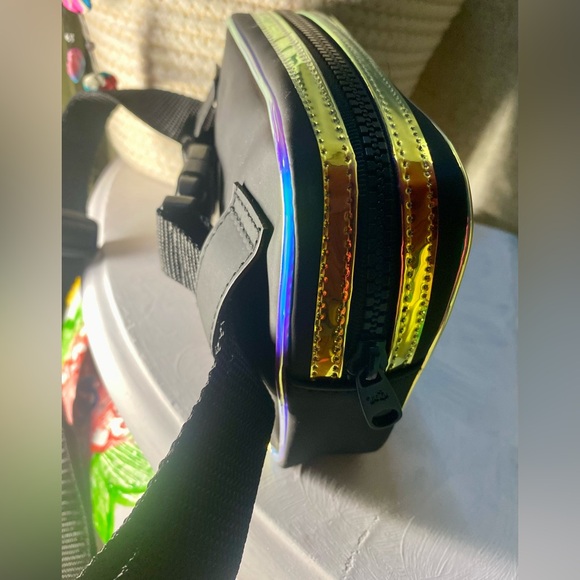 👛 URBAN DECAY UD BLACK WITH GOLD WAIST BELT BAG / PURSE HIP POUCH TRAVEL👛#UD - Picture 8 of 13